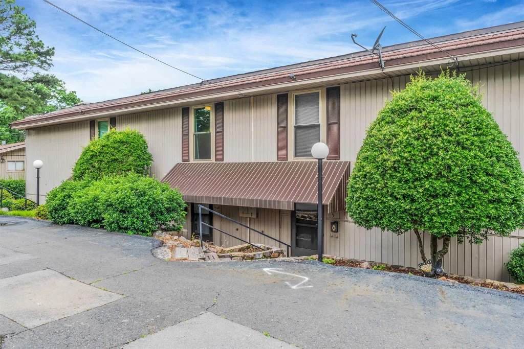 100 Discovery Bay Lane, Hot Springs