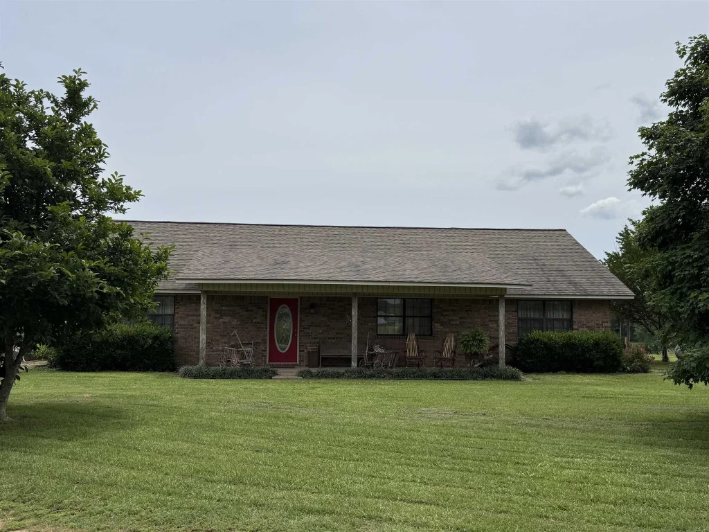 831 Hempstead 28, McCaskill