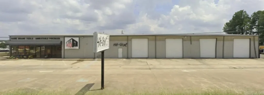 712 & 718 Highway 5 North, Benton