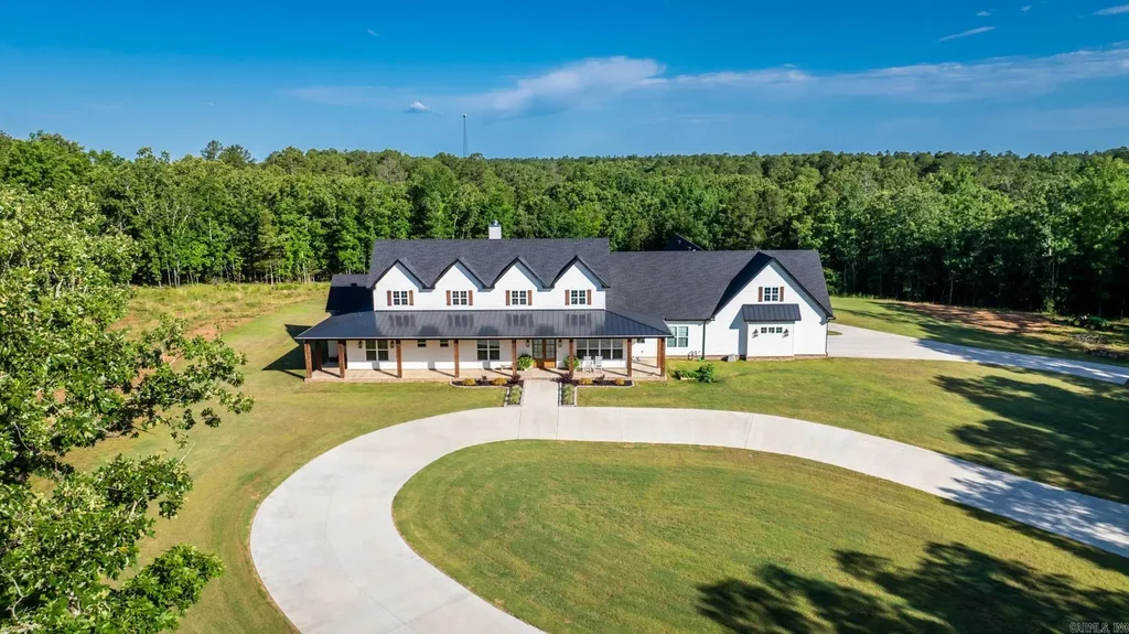 2995 Cresthaven Street, Conway