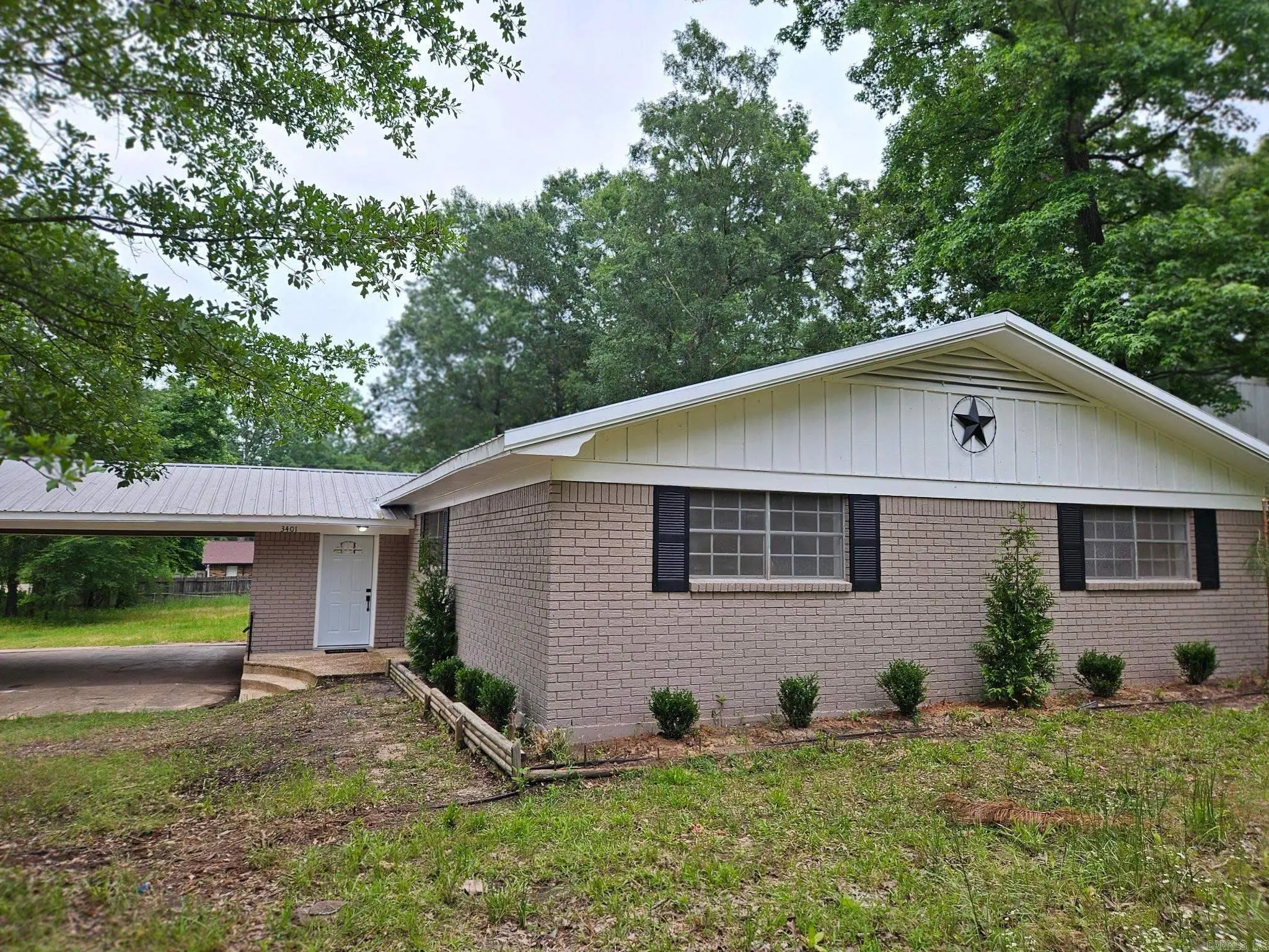 3401 Cooper Ln, Texarkana