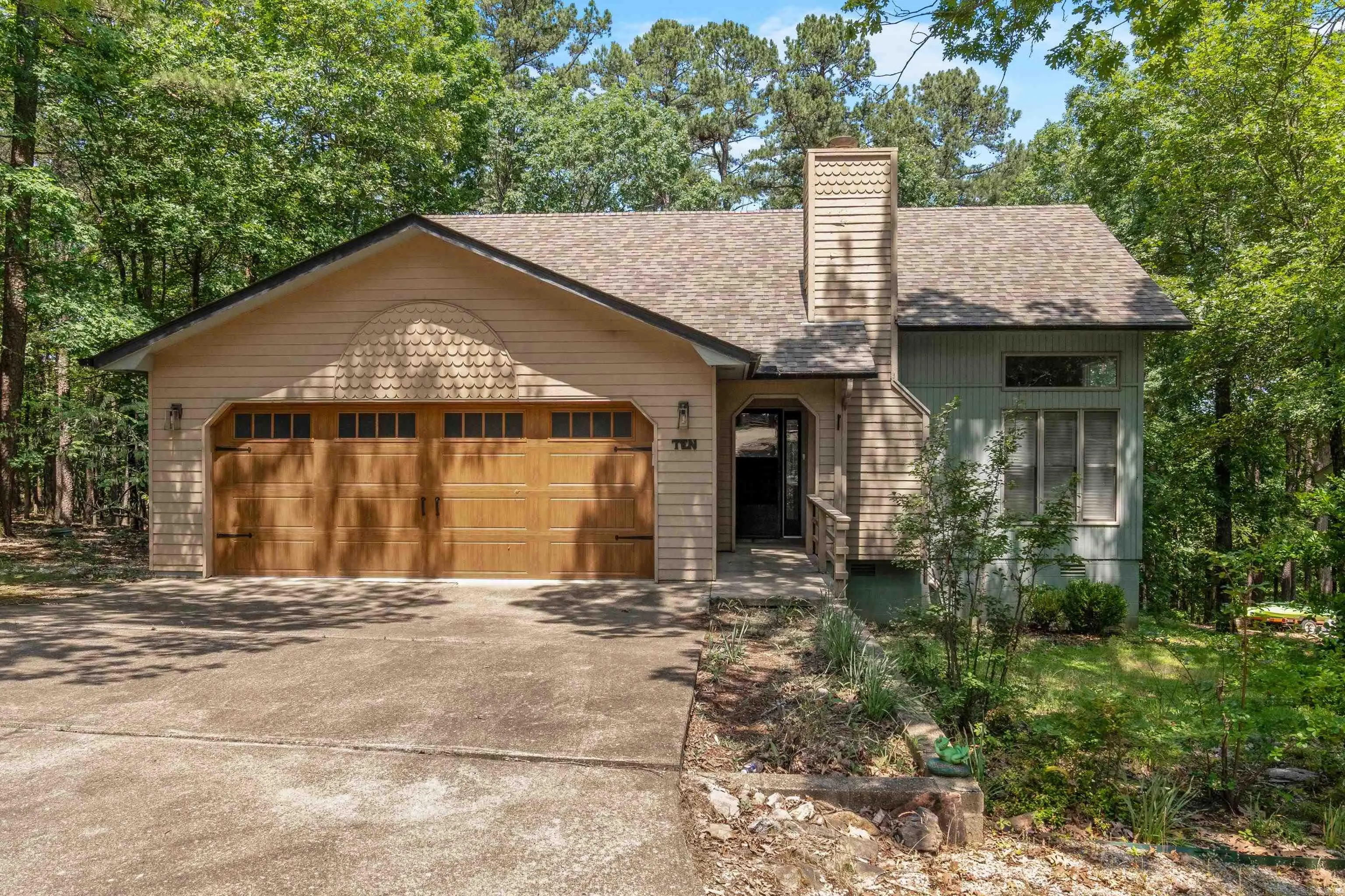 10 Balenciaga Way, Hot Springs Village