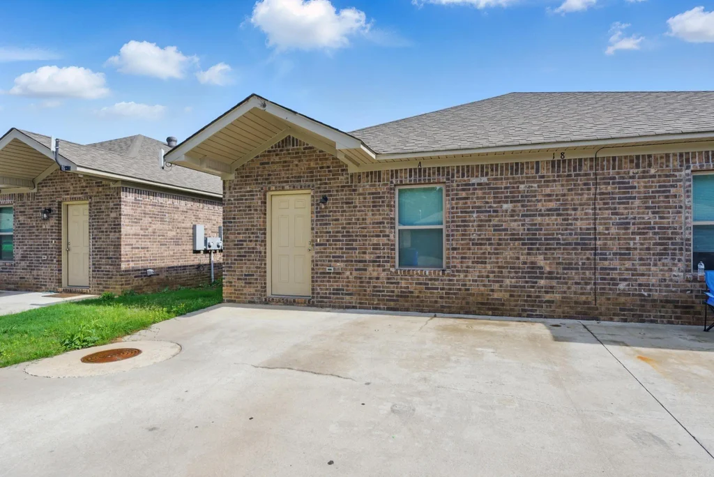 16, 18, & 20 Mary Rose Drive, Greenbrier