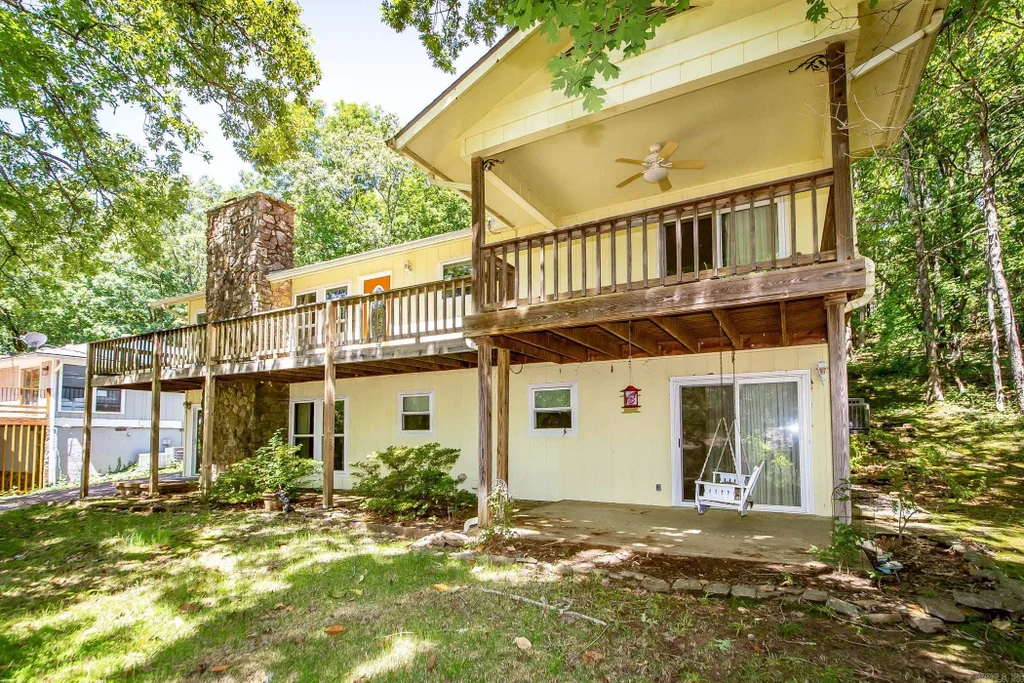 213 Pine Knot Road, Fairfield Bay