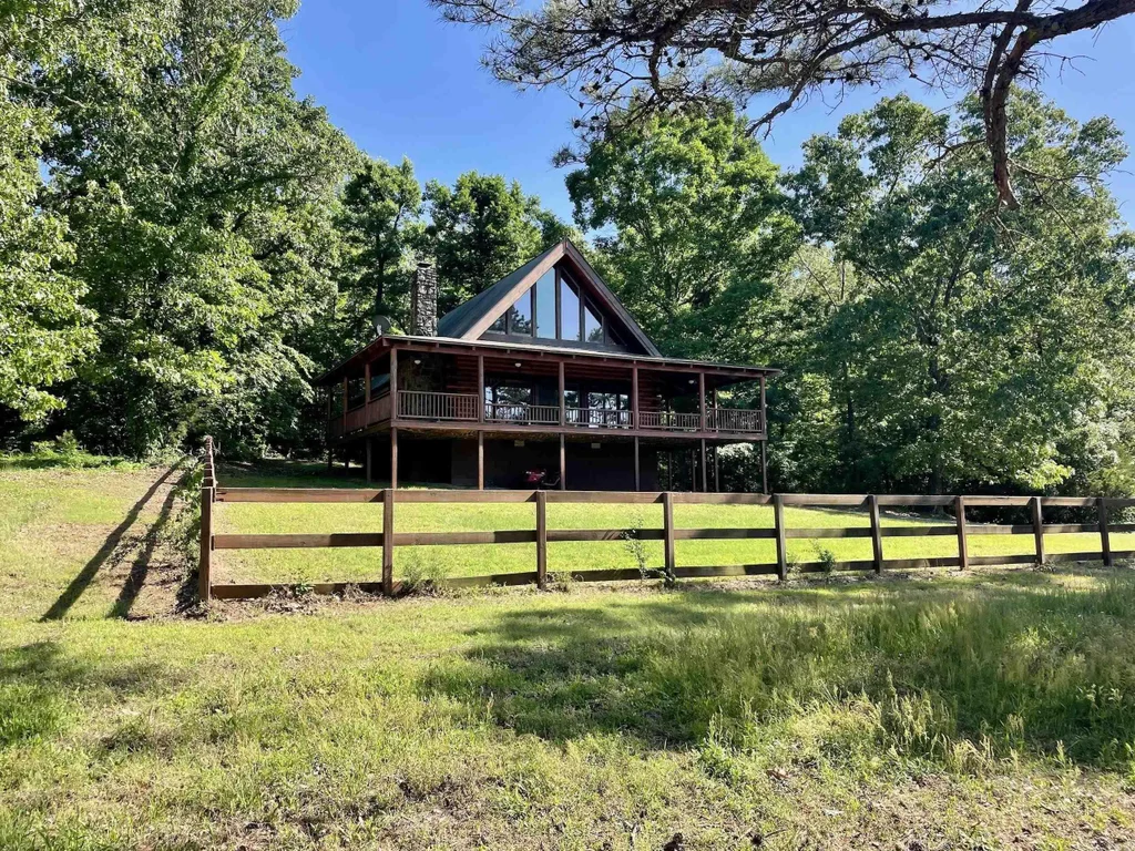 001 Edgemont, Quitman