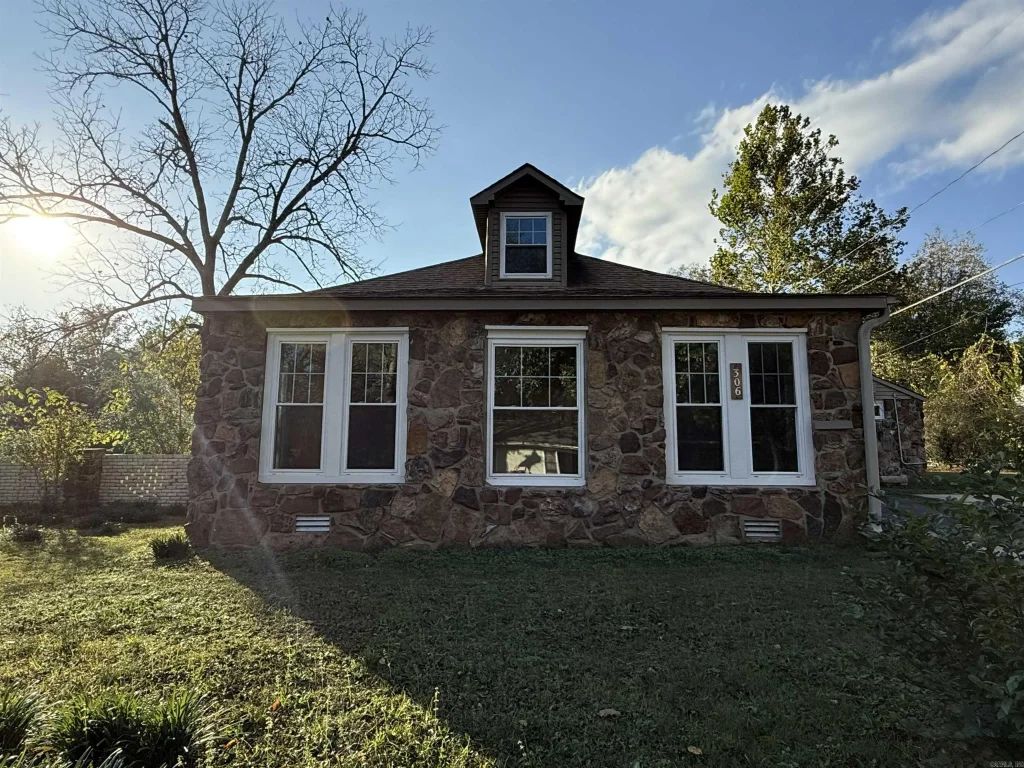 306 S 4th Street, Heber Springs