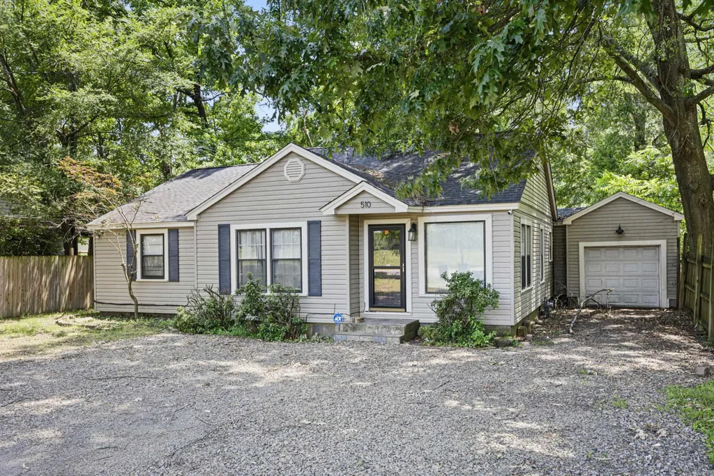 510 E O Street, Russellville