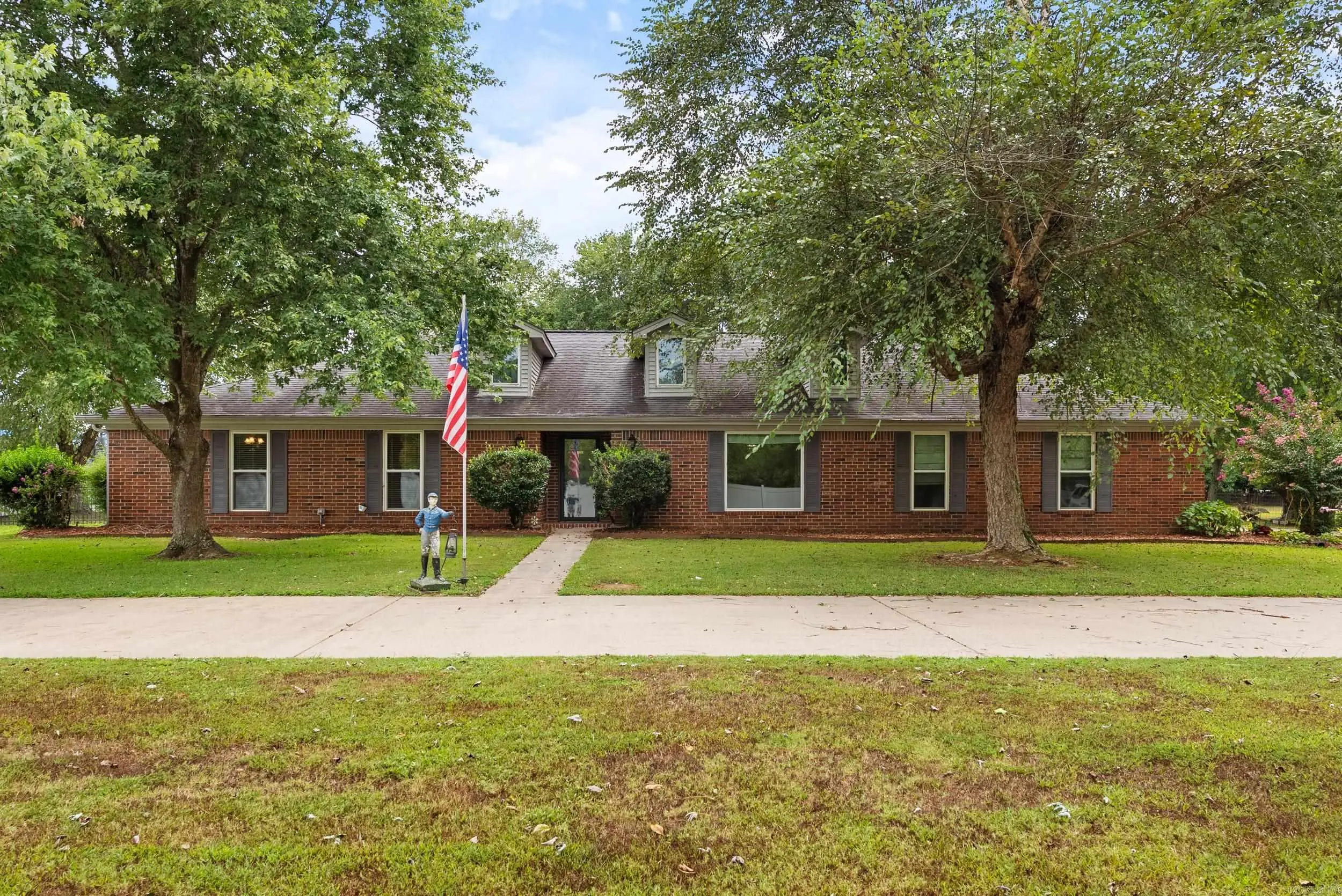 157 South Broadview, Greenbrier