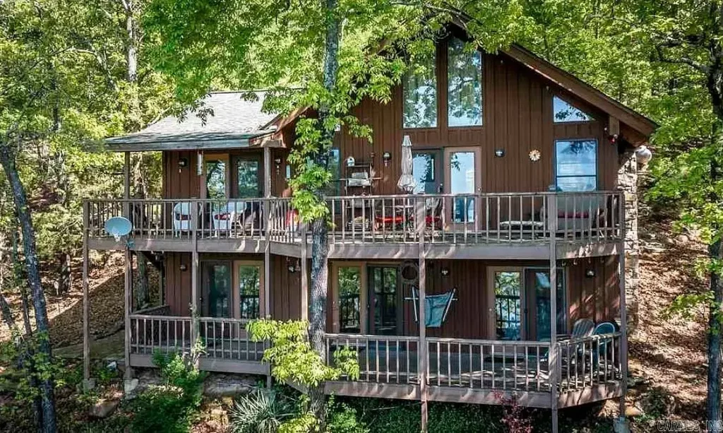 24 Roberts Road, Edgemont