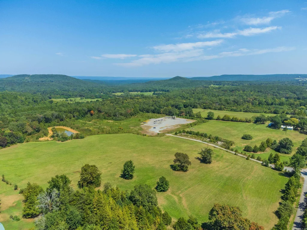 00 Boone Lane, Bee Branch