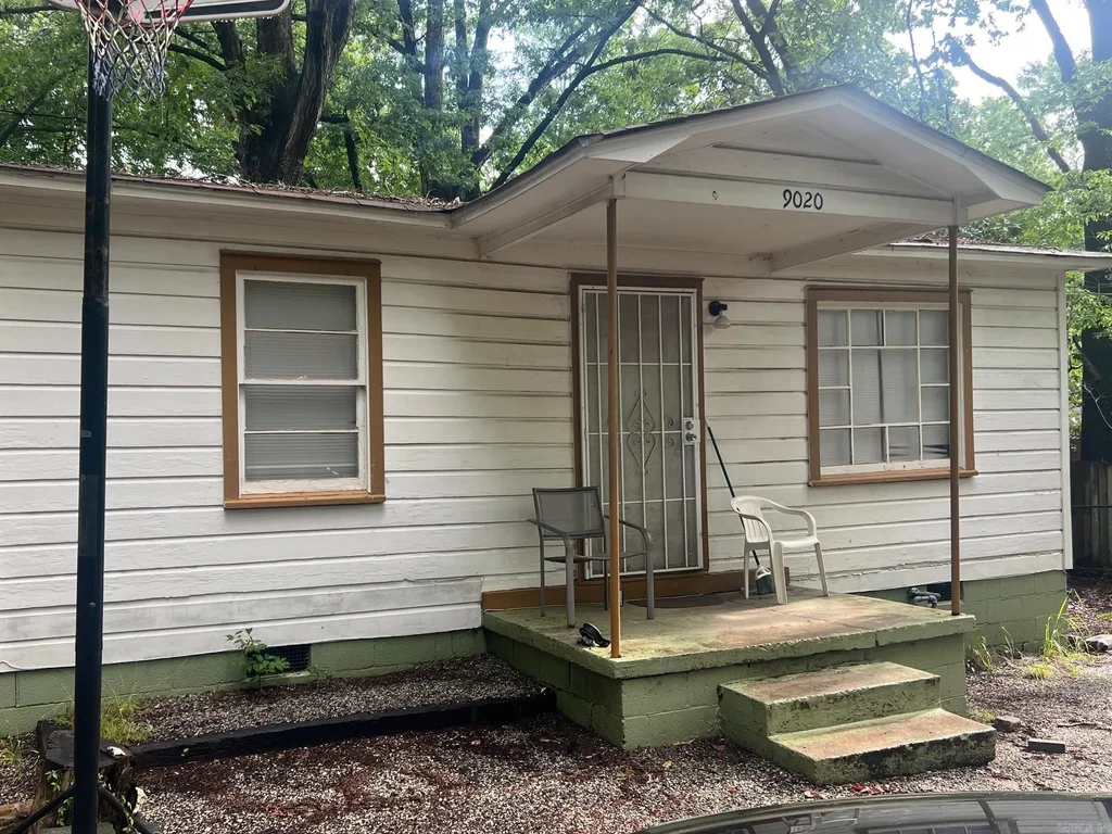 9020 W 37th Street, Little Rock