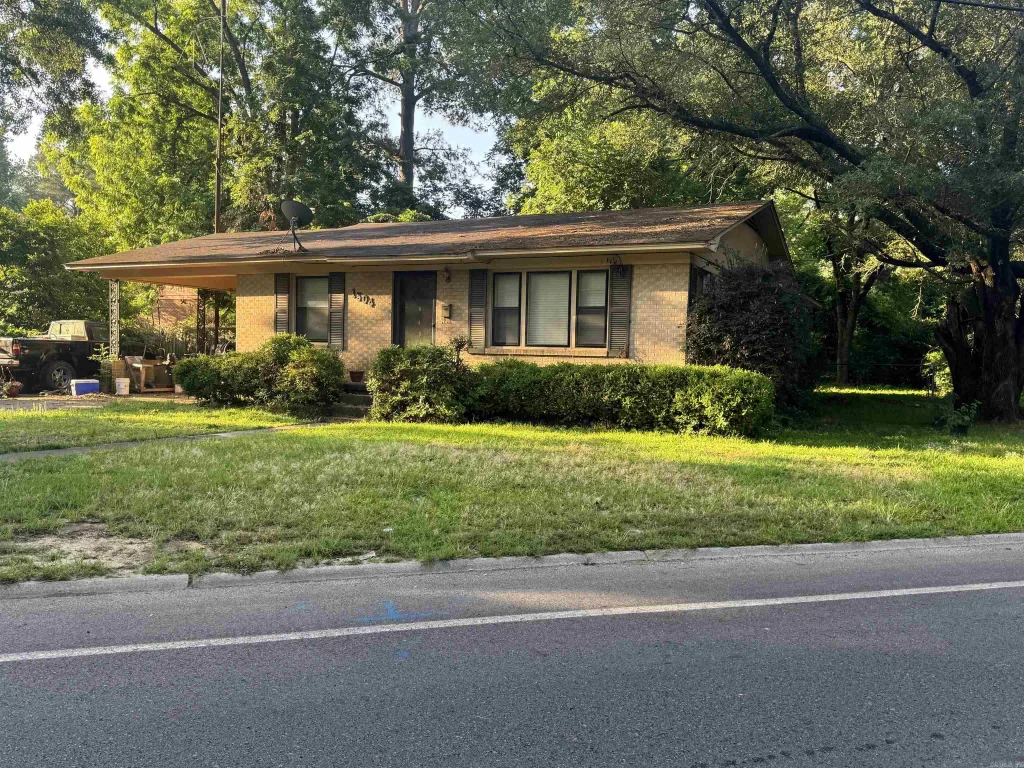 1504 North Dudney Street, Magnolia