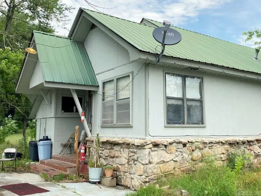 325 N Hwy 65, Saint Joe