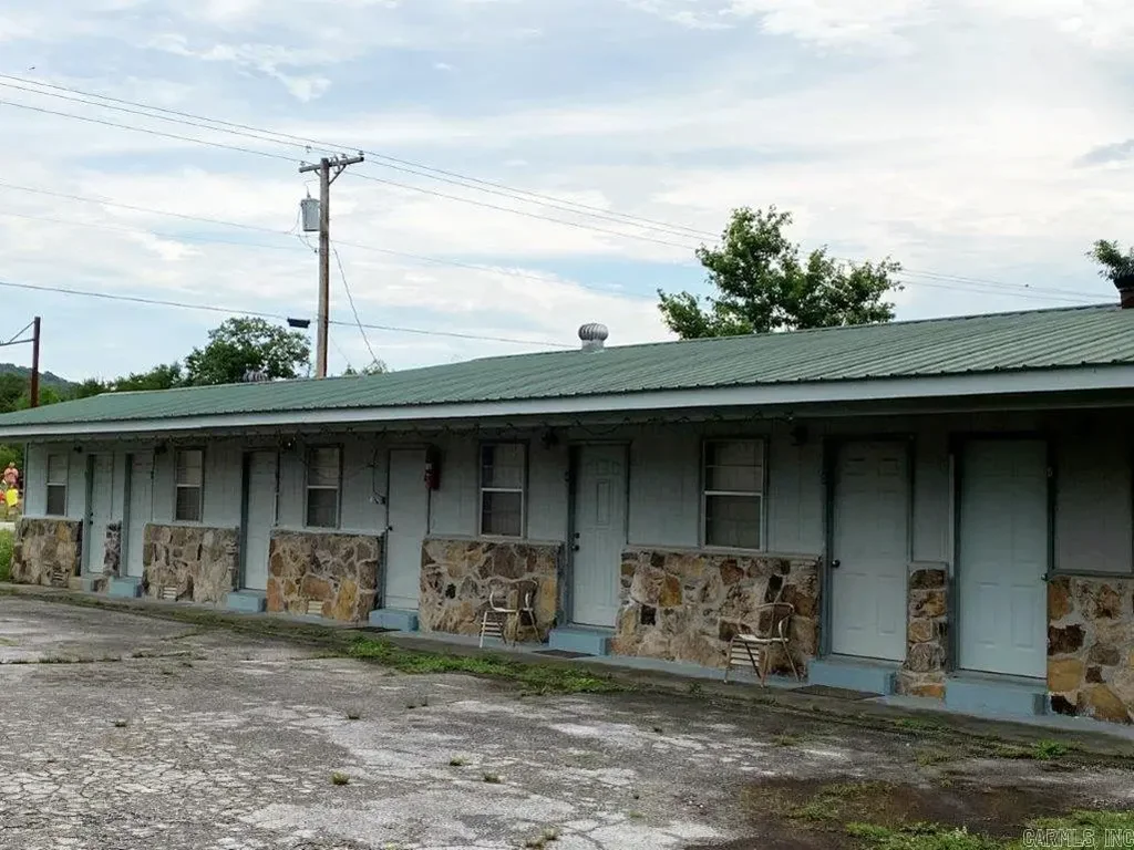 325 N Hwy 65, Saint Joe