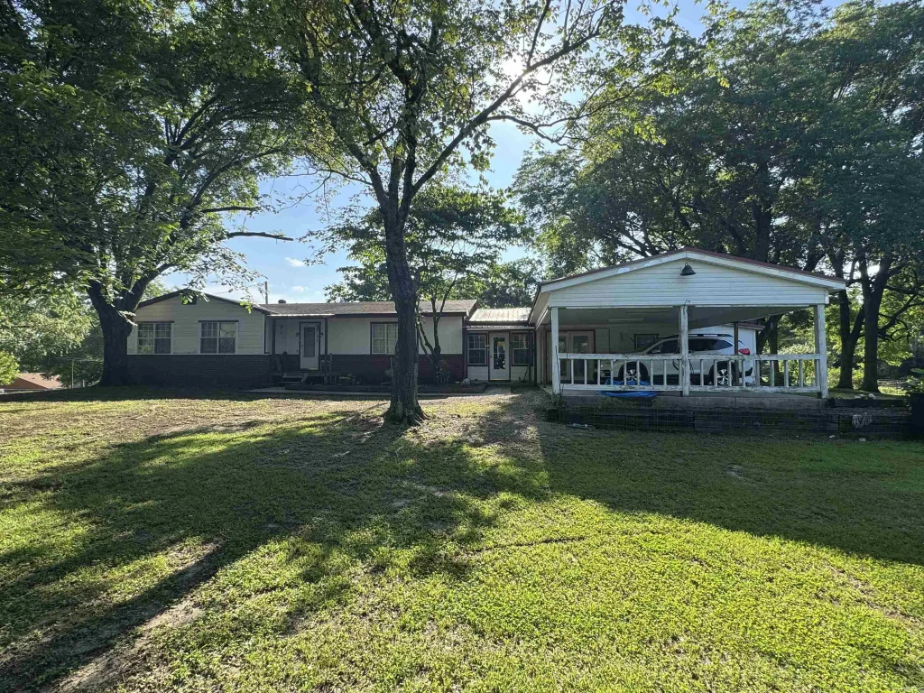 7498 Us Hwy 71 S, Wickes