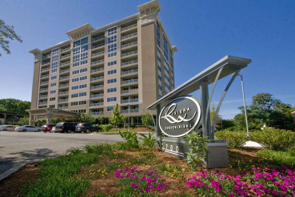 3700 Cantrell Road #1002, Little Rock