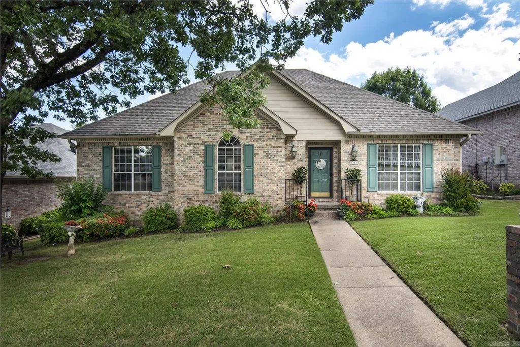 1315 Gleneagles Court, Little Rock