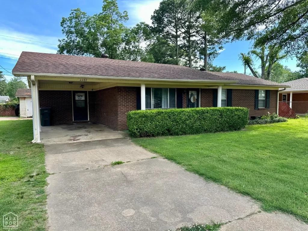 1101 Dealyn, Lake City