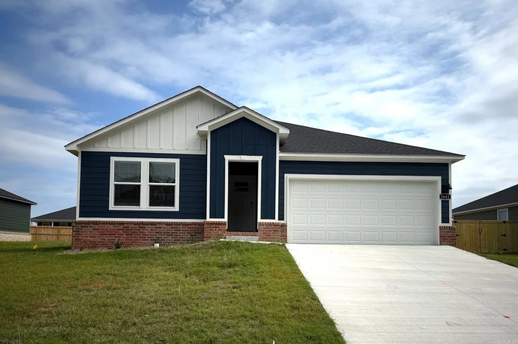 3641 Wise Road, Bryant