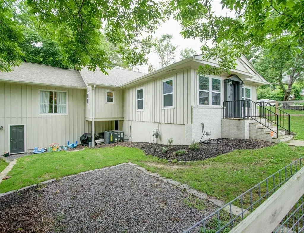 306 Ashland Street, Hot Springs