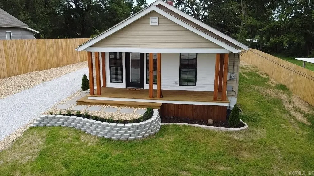 219 N Chestnut Street, Harrison