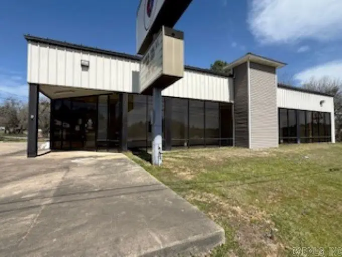 503 Collin Raye Drive, De Queen