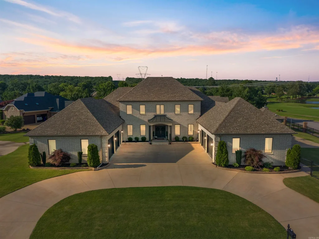 5090 Oakhurst Way, Conway