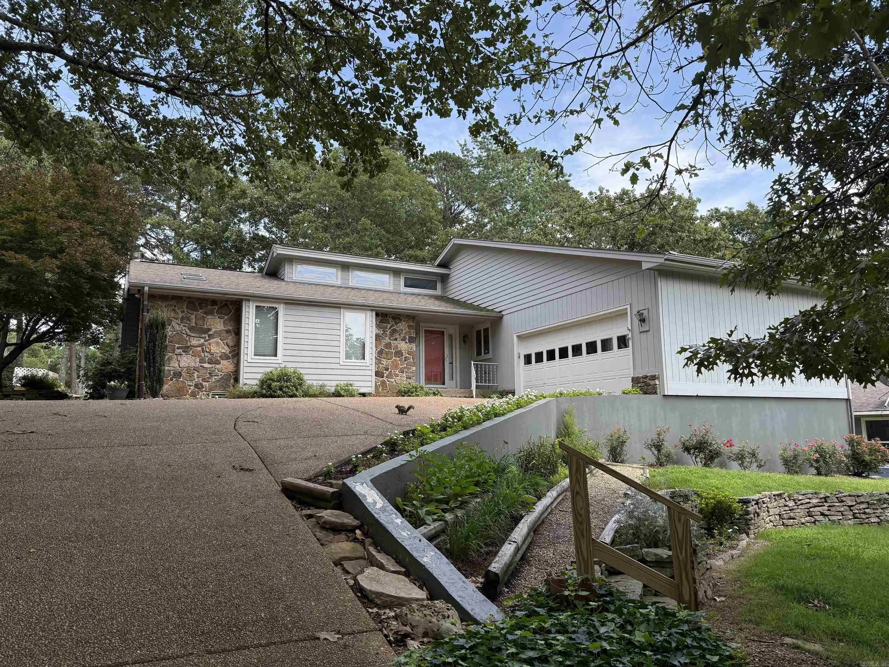 319 Snead Dr., Fairfield Bay