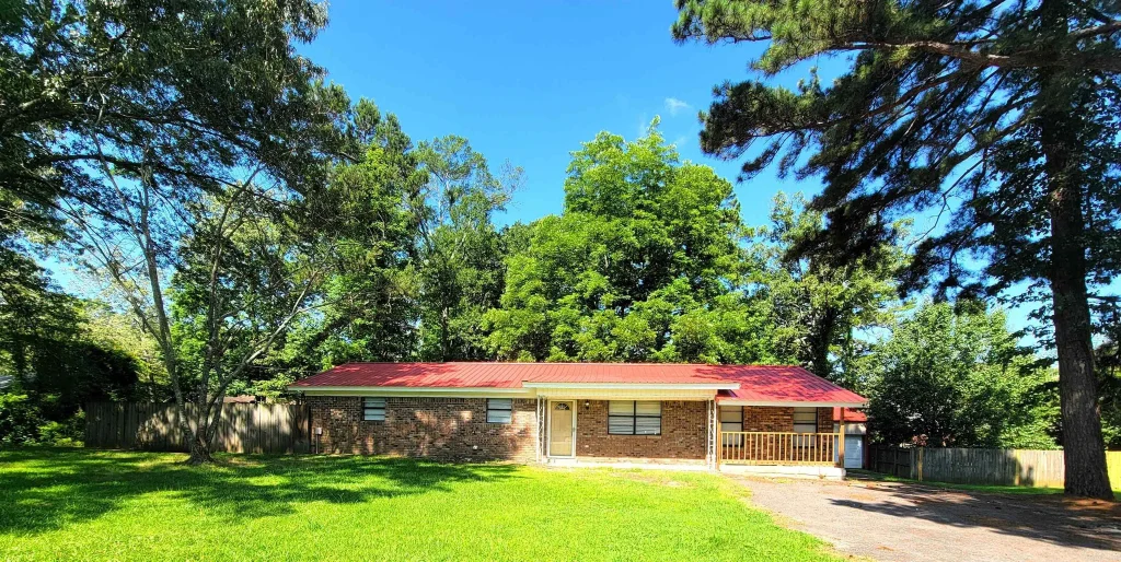 204 Wildwood, White Hall