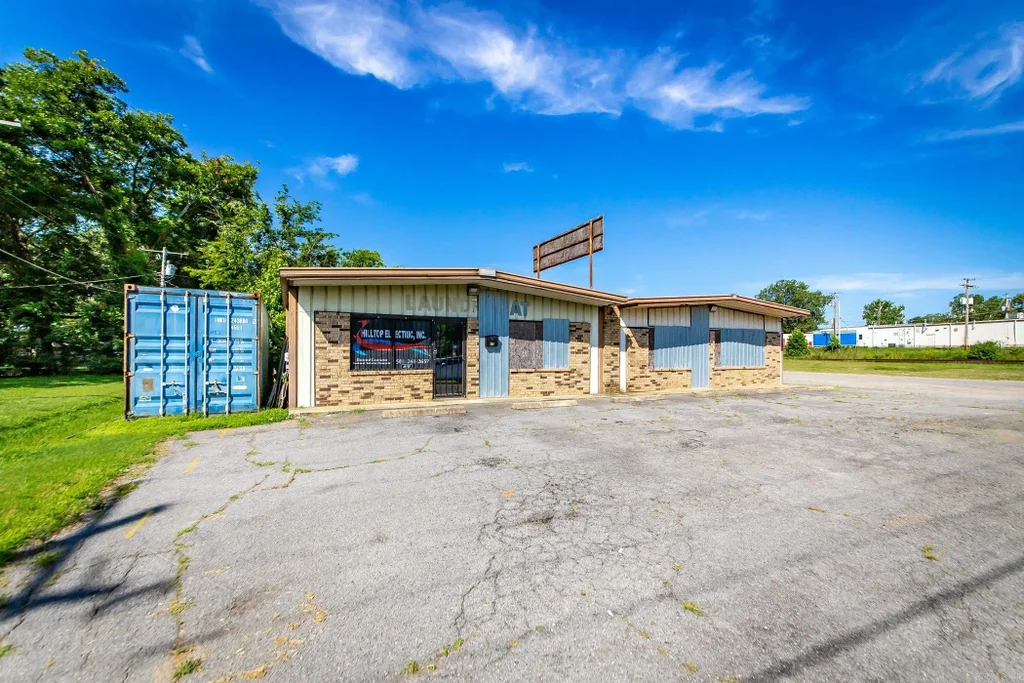 201 E Center St, Jacksonville