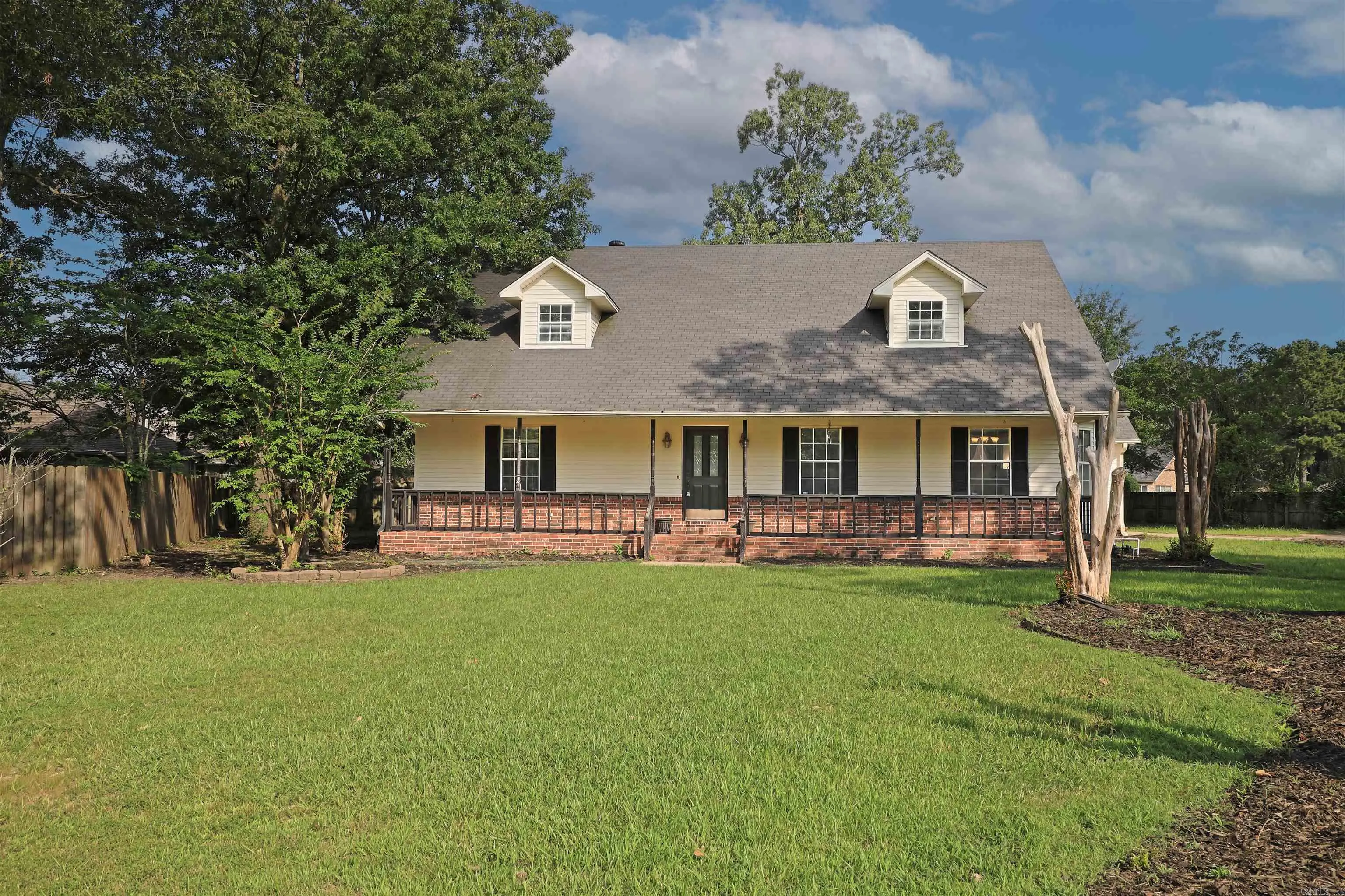 1900 Andy Cv, White Hall