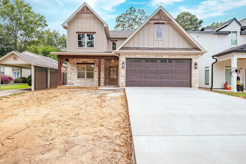 6119 Kenwood Road, Cammack Village