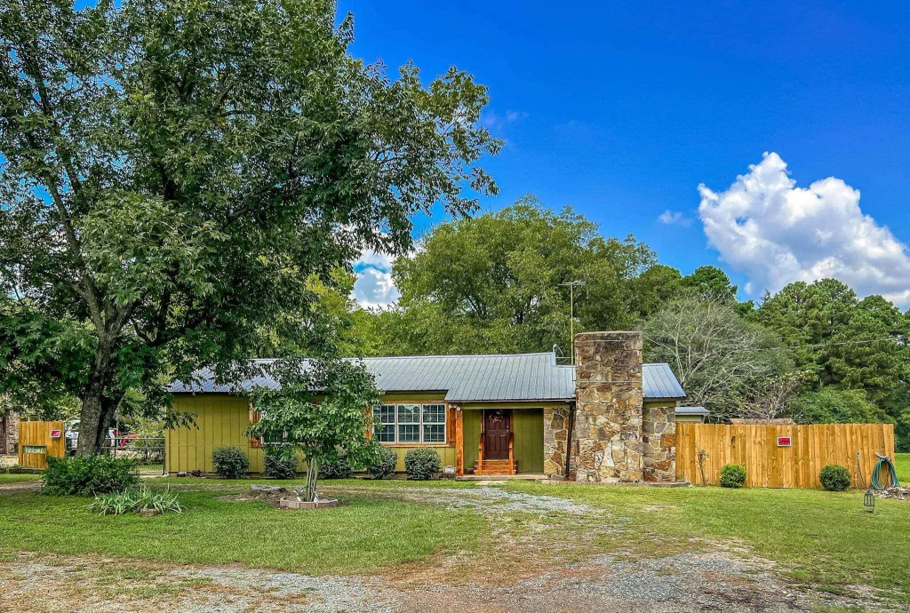 8227 North Kings Highway, Texarkana