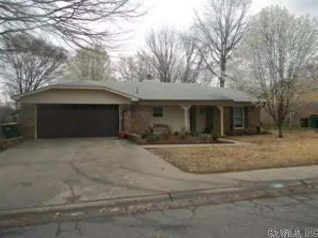 1005 S Laredo Ave, Russellville