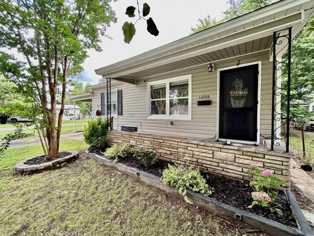 1208 N Front Street, Dardanelle