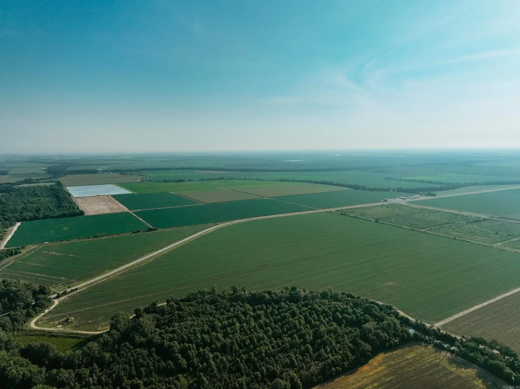 0000 W 8 Highway, Eudora