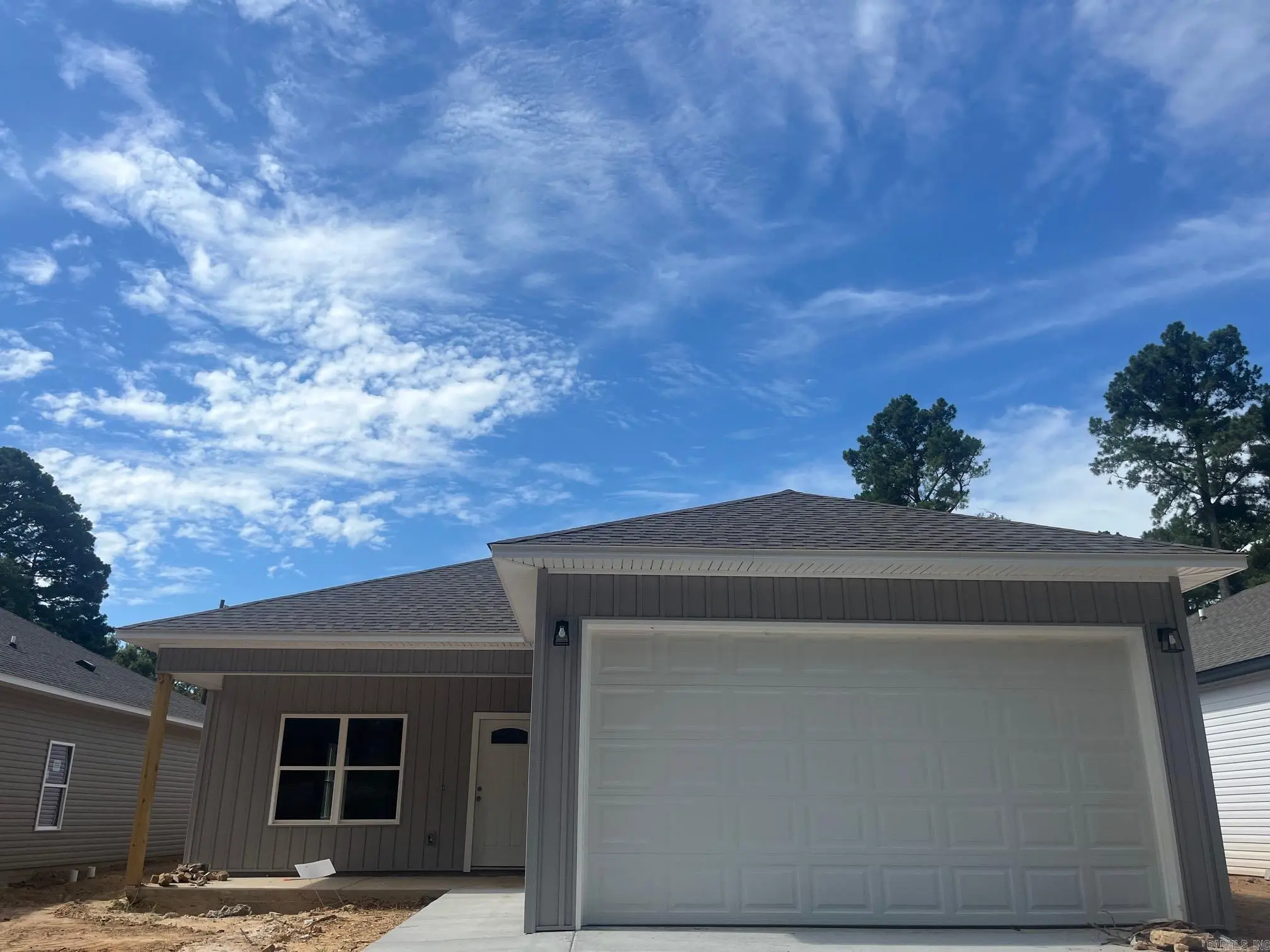 1821 Pinecroft, Benton