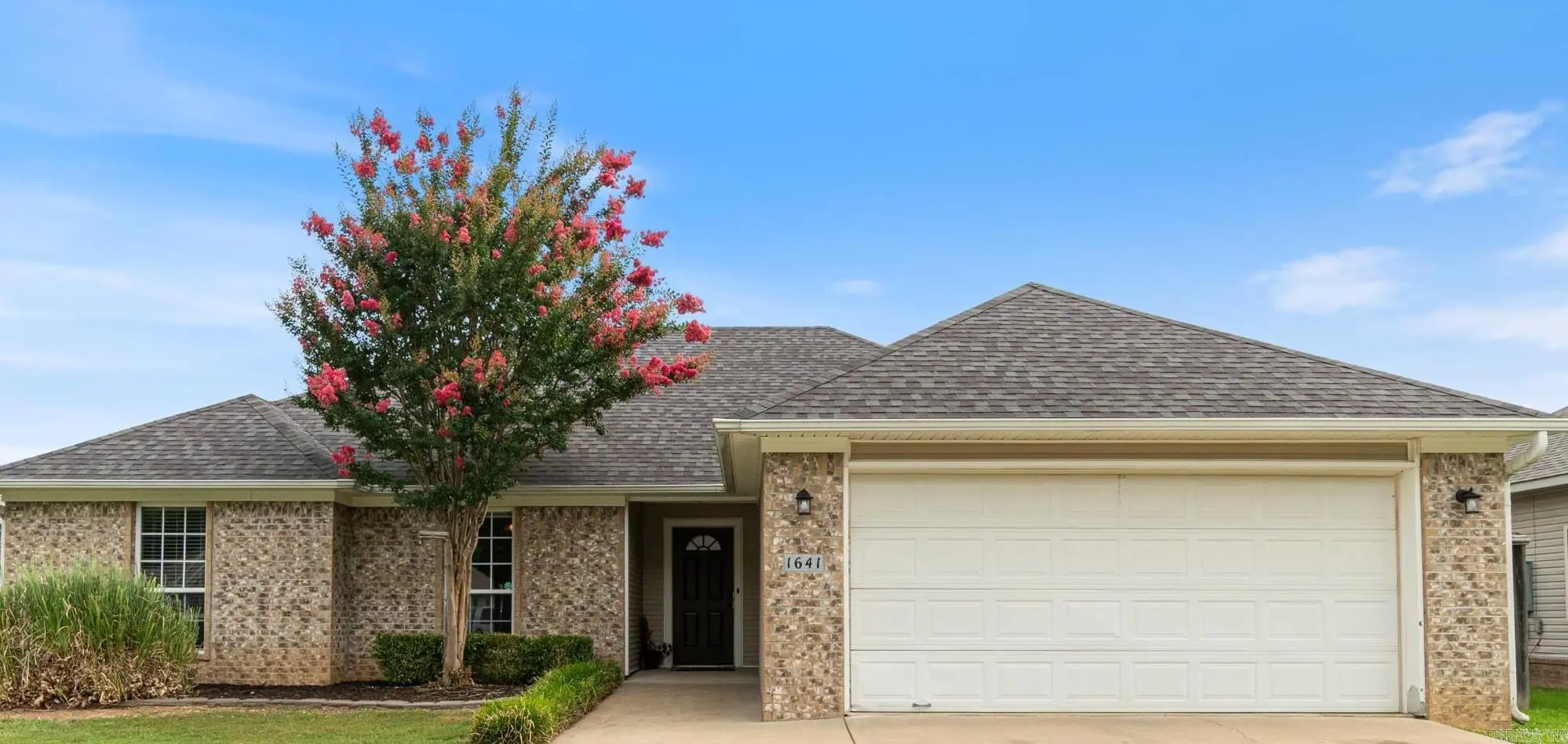 1641 White Oak Circle, Benton