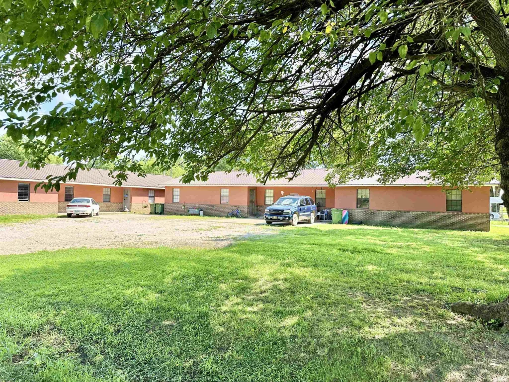 208 Ne 2nd Street, Hoxie