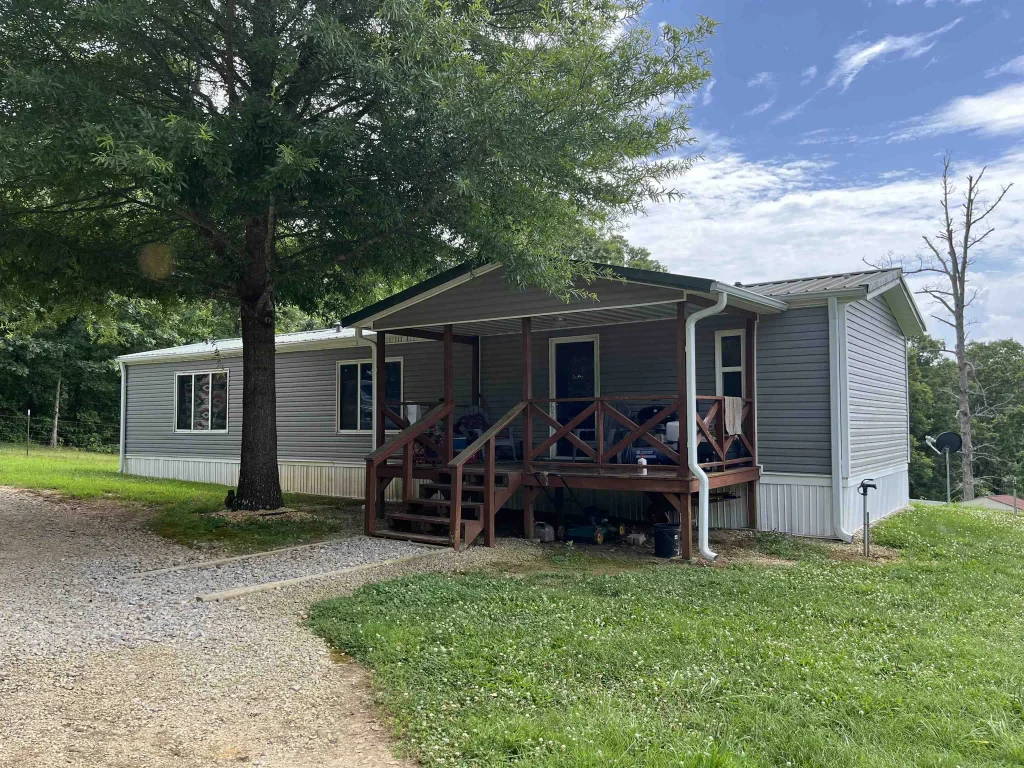 385 Walnut Grove Circle, Mammoth Spring