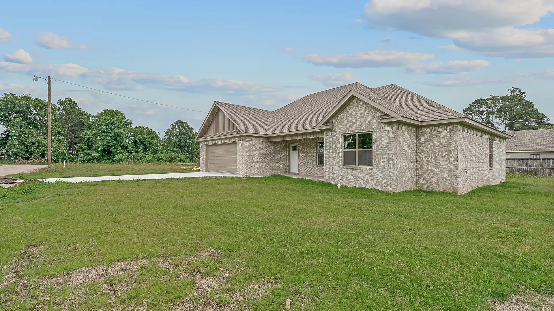 120 Pecan, Lake City