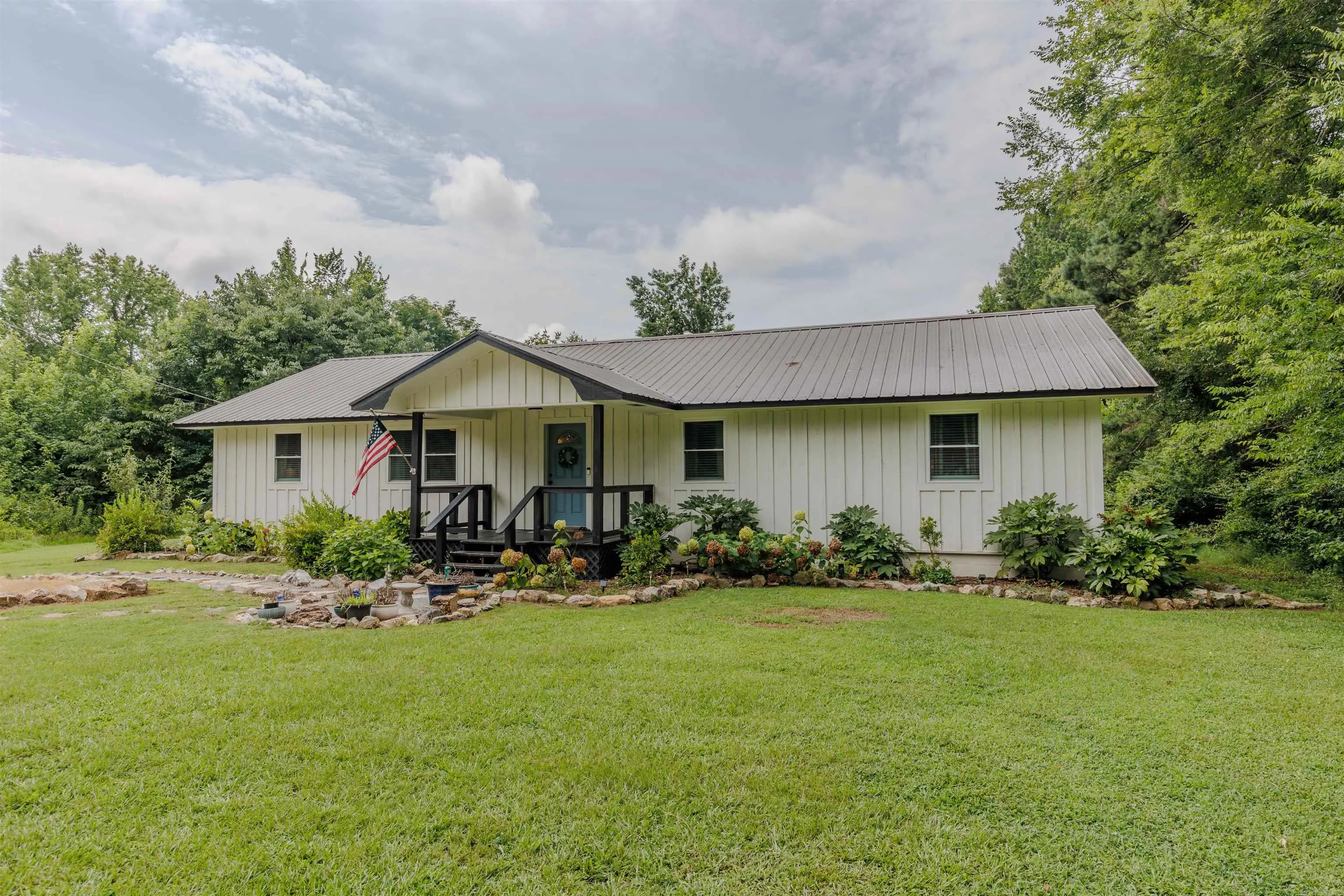 3643 Highway 60 W, Perryville