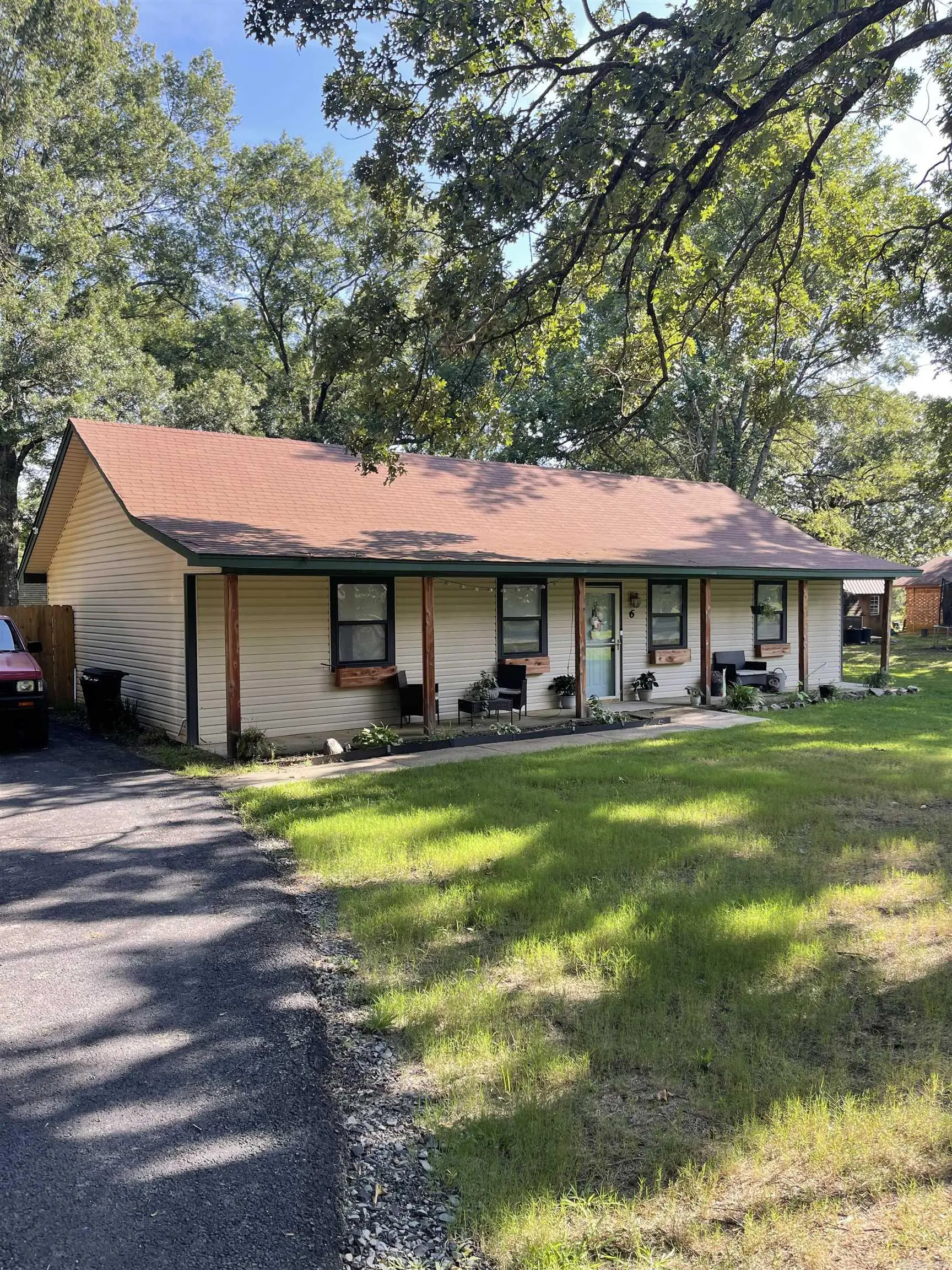 6 Eastwood Oaks Street, Conway