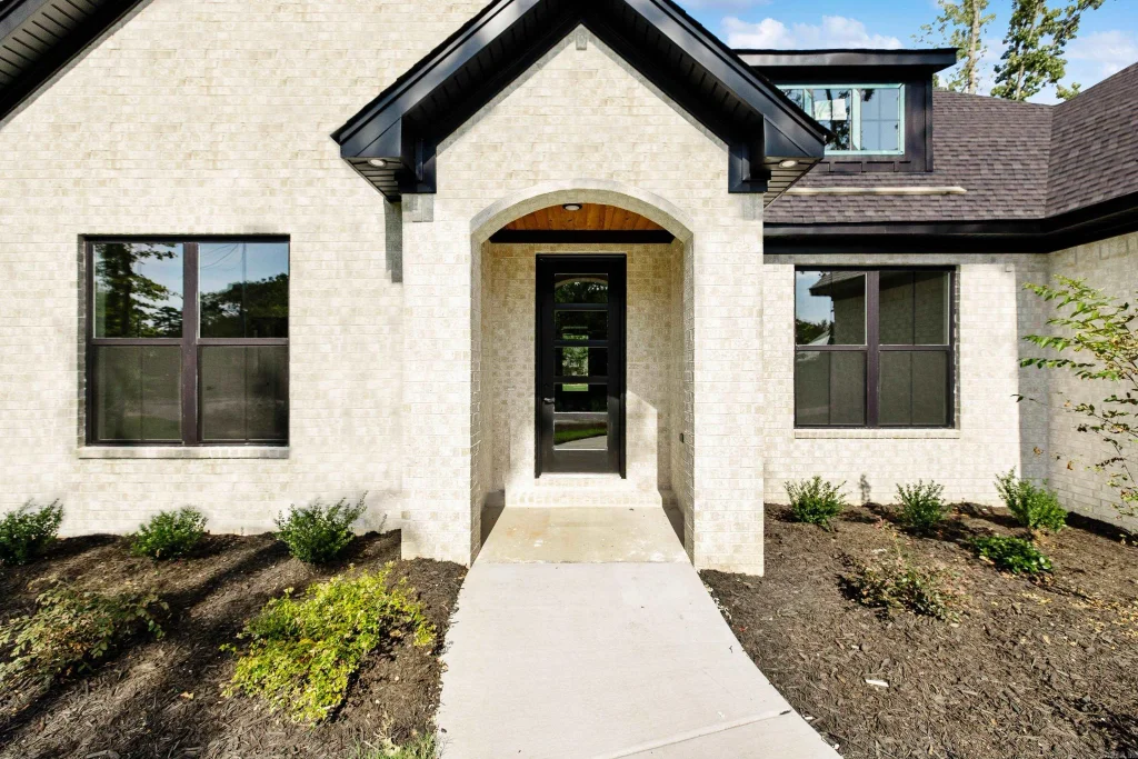 208 Clearview, Benton