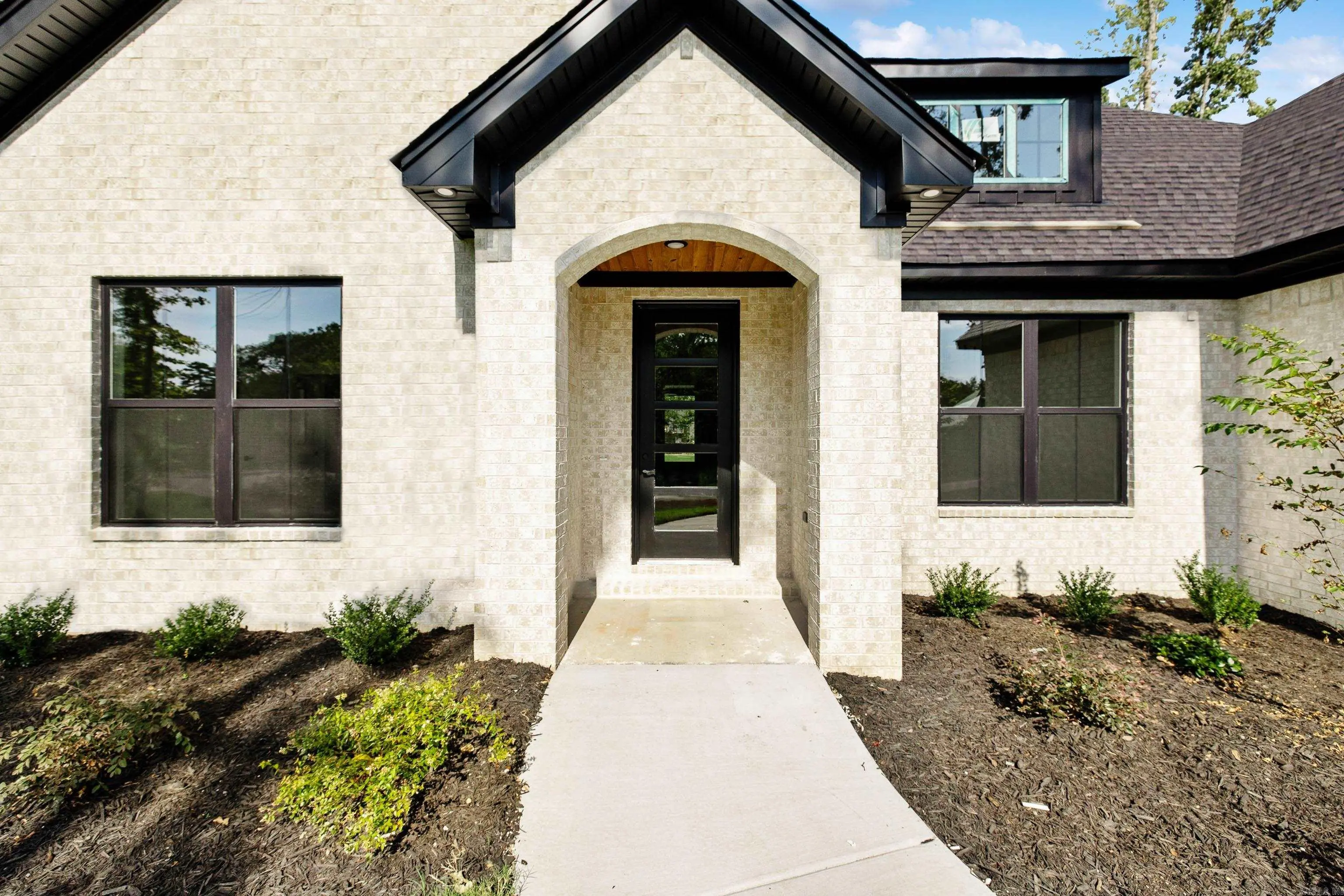 208 Clearview, Benton