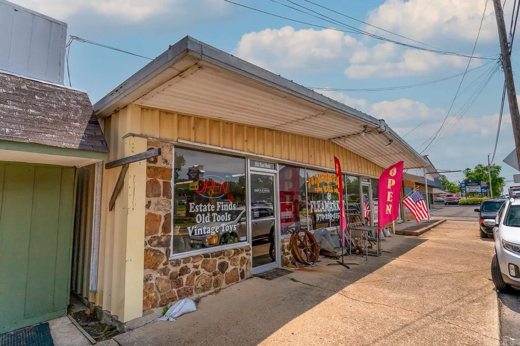 202 E Main Street, Mountain View