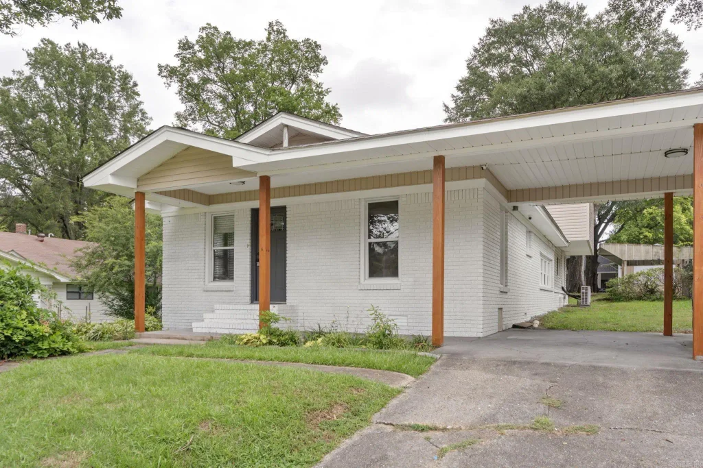 403 S West Street, Morrilton