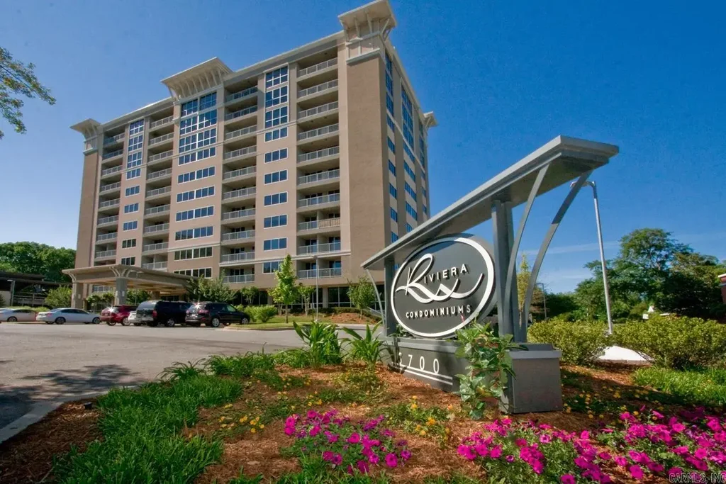 3700 Cantrell Road #404, Little Rock