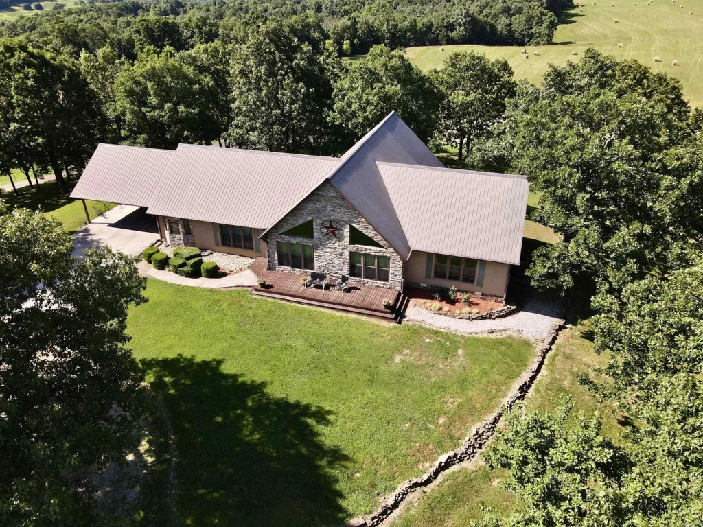 7042 Highway 254 W, Leslie