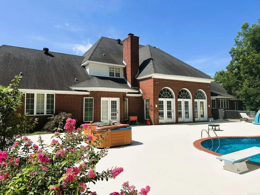 2240 W Main Street, Clarksville